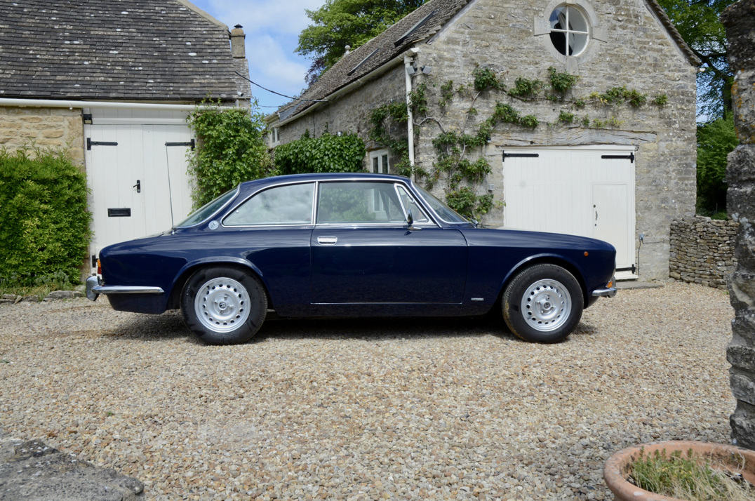 Alfa Romeo 2000 GTV Desegno Bertone gallery image 7