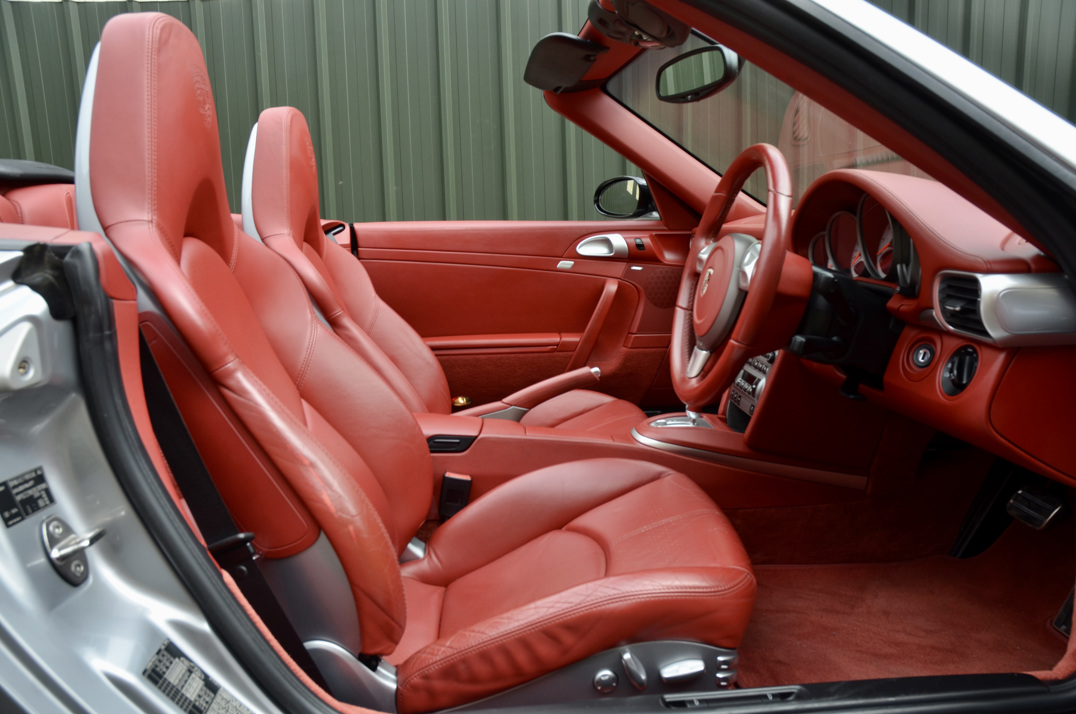 Porsche 911 Turbo Cabriolet Tip-Tronic gallery image 38