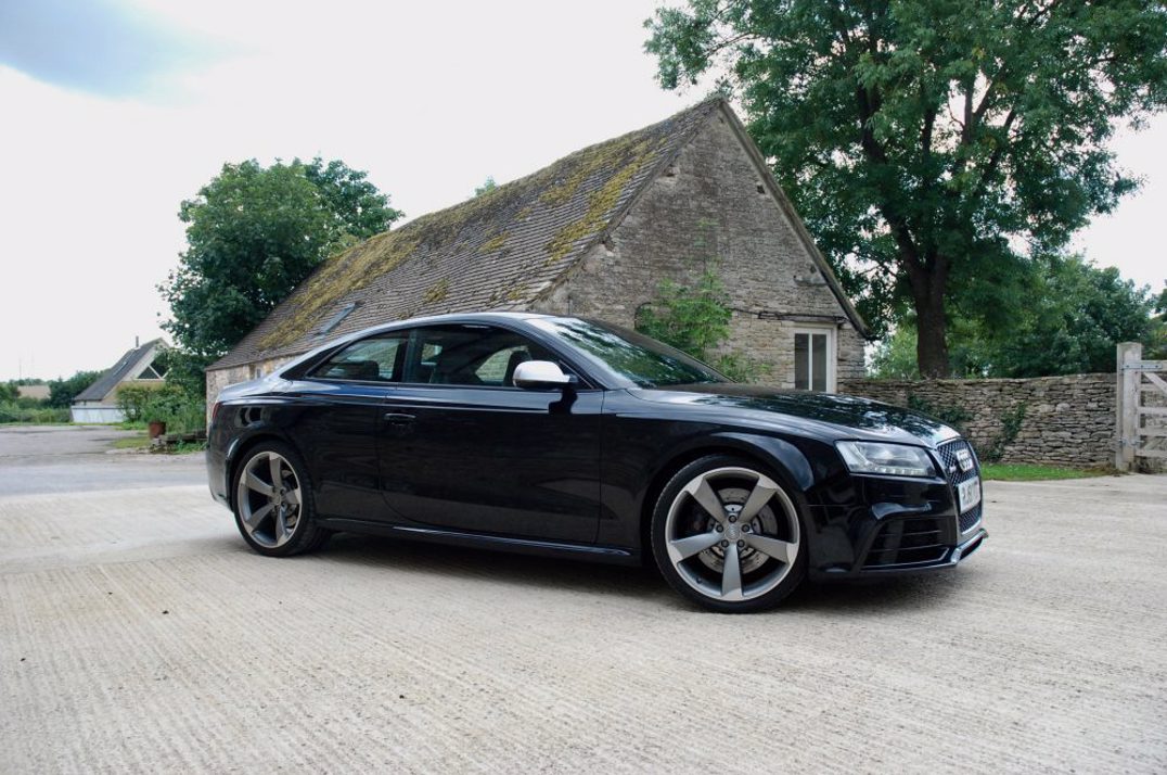 2011 AUDI RS5 (2) gallery image 1