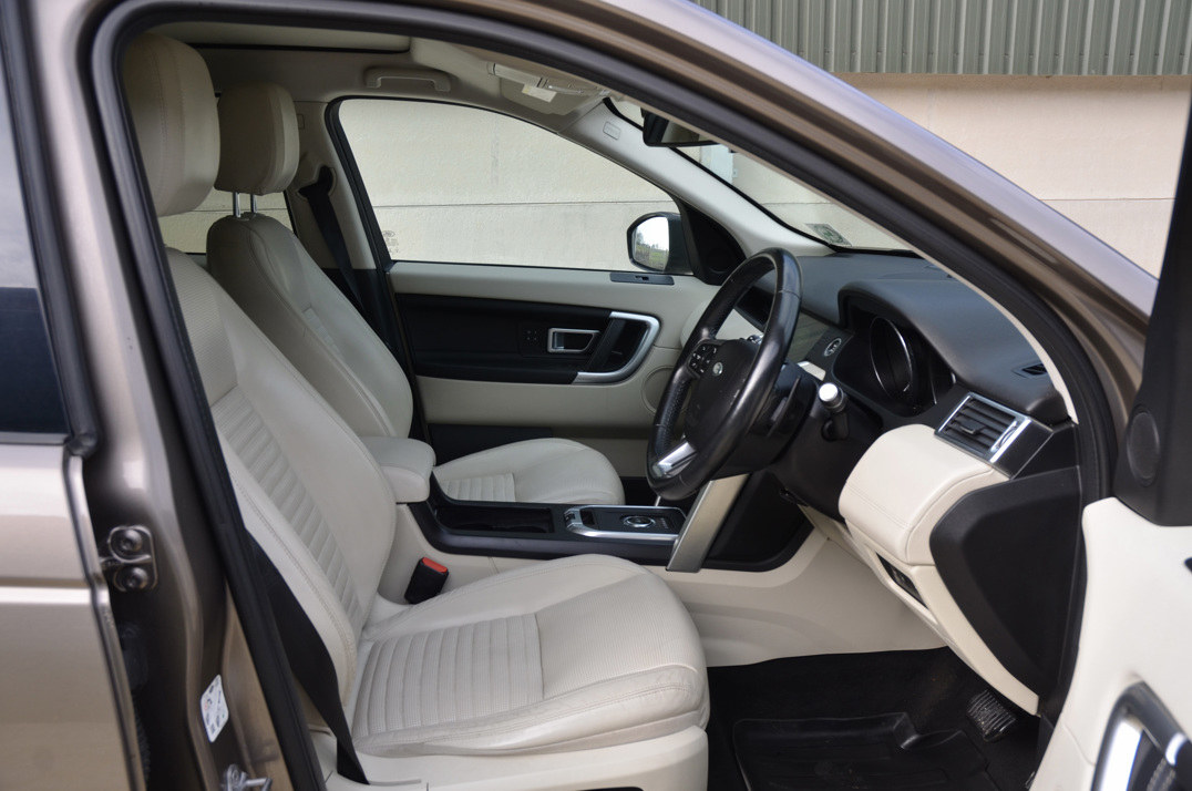Land Rover Discovery Sport TD4 HSE Luxury. gallery image 26