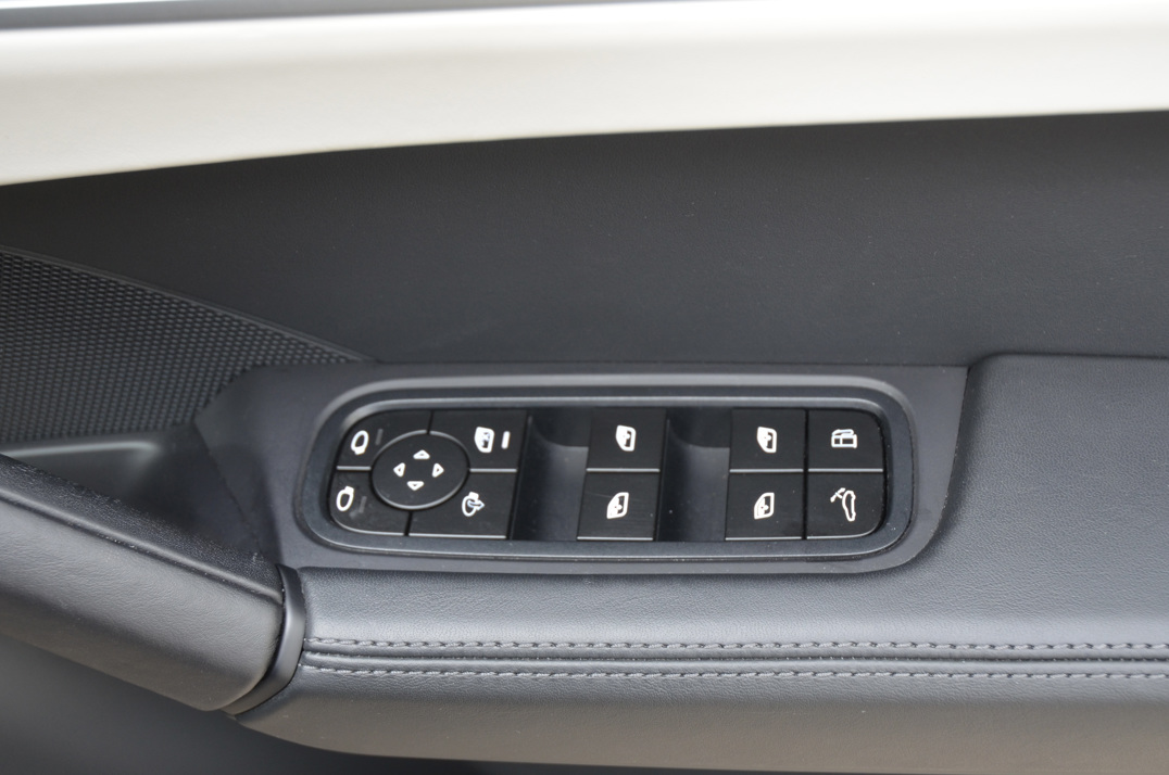 Porsche Cayenne Turbo Hybrid.. 2024 gallery image 42