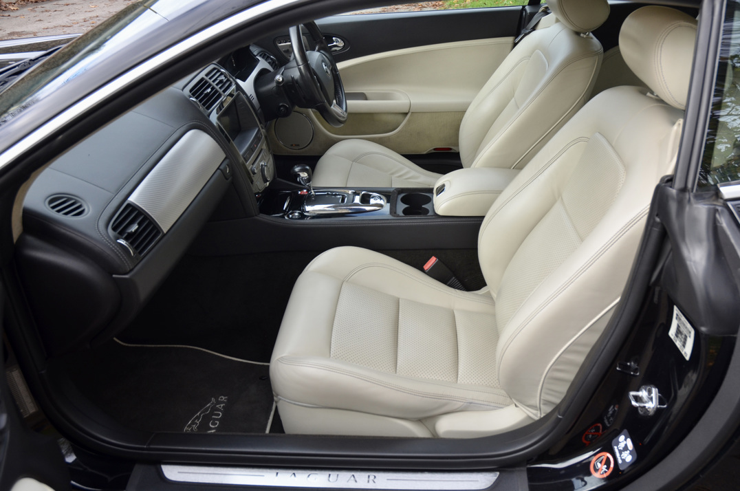 Jaguar XKR 4.2 Sports Coupe gallery image 43