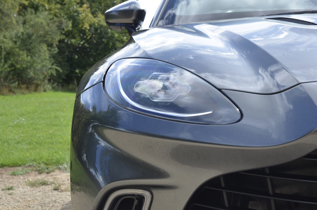 Aston Martin DBX 4.0 V8. gallery image 17