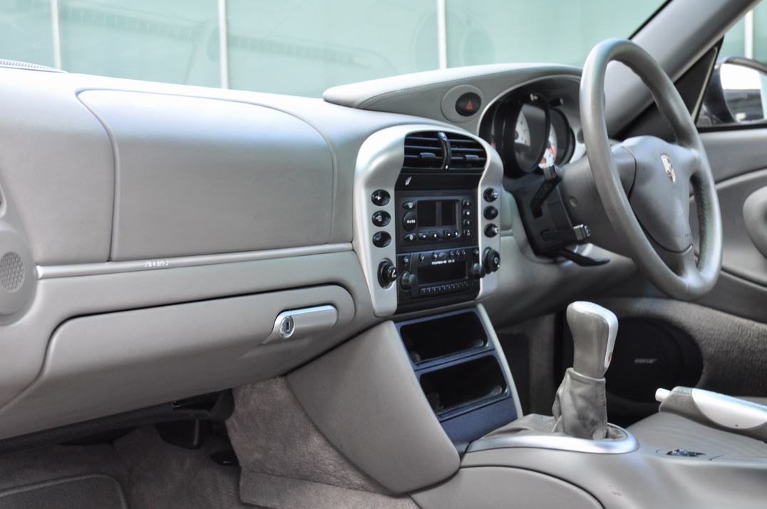 Porsche 911 996 Carrera 4 gallery image 24