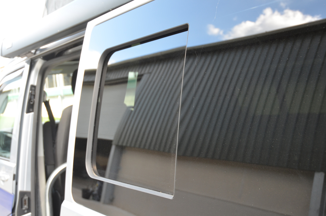 Volkswagen T30 LWB Camper 2016 gallery image 13