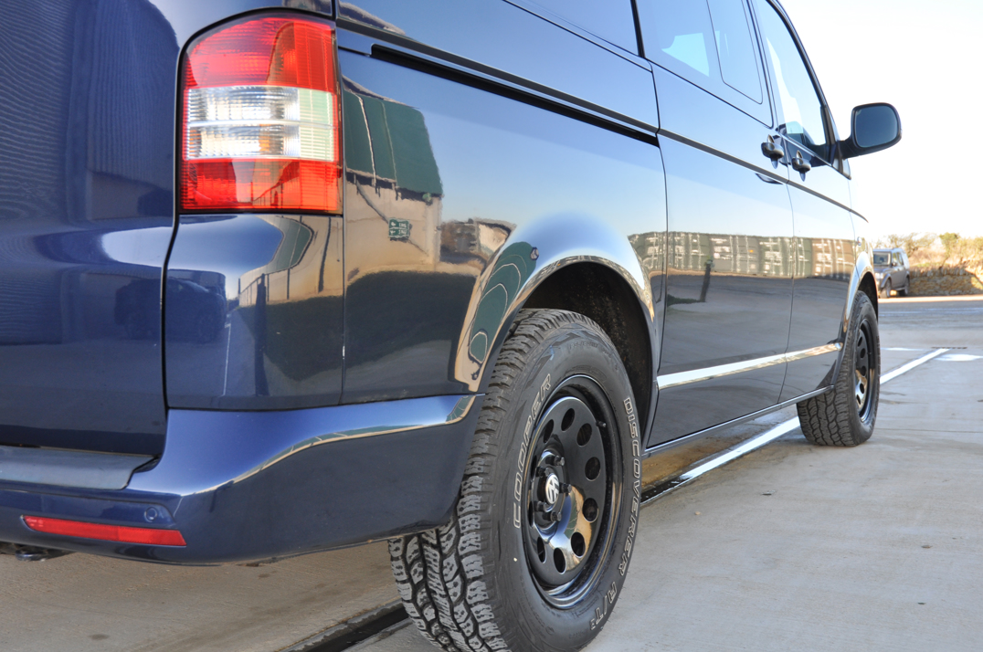 Volkswagen T5 4 Motion Kombi / Camper gallery image 11