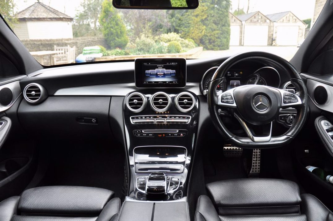 Mercedes C 220 AMG Line Premium Bluetech Estate gallery image 13