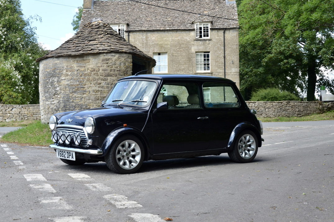 Austin Mini 1.3I gallery image 1