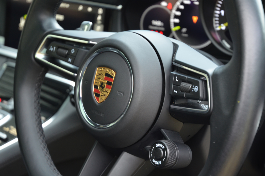 Porsche Panamera 4 V6 Sport Turismo 5dr Petrol Plug-in Hybrid PDK 4WD. gallery image 49