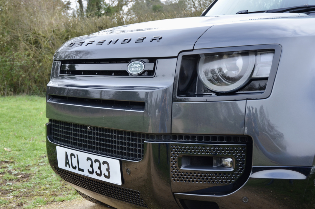 Land Rover Defender 90 X Dynamic HSE 3.0D MHEV gallery image 17