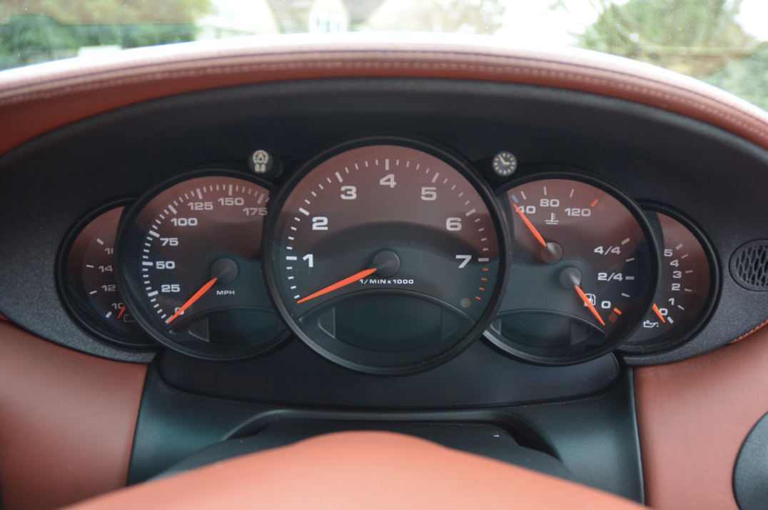 Porsche 911 Carrera with factory Aero kit. gallery image 41