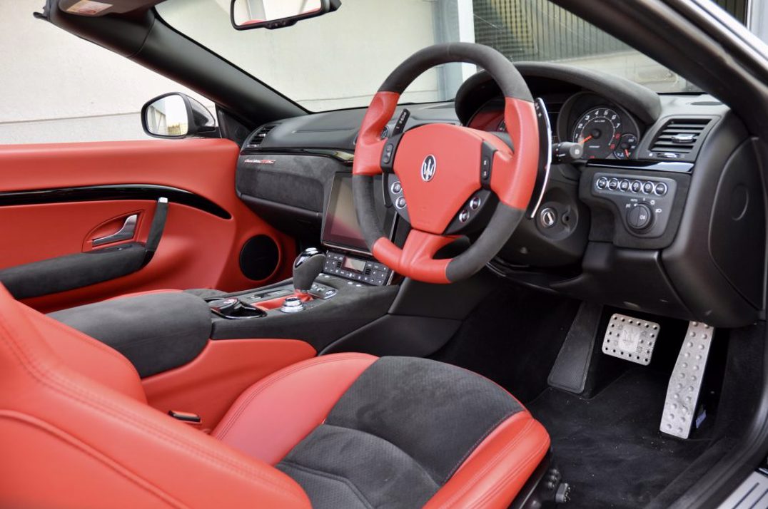 Maserati Grancabrio Nerissimo V8 MC Shift gallery image 13