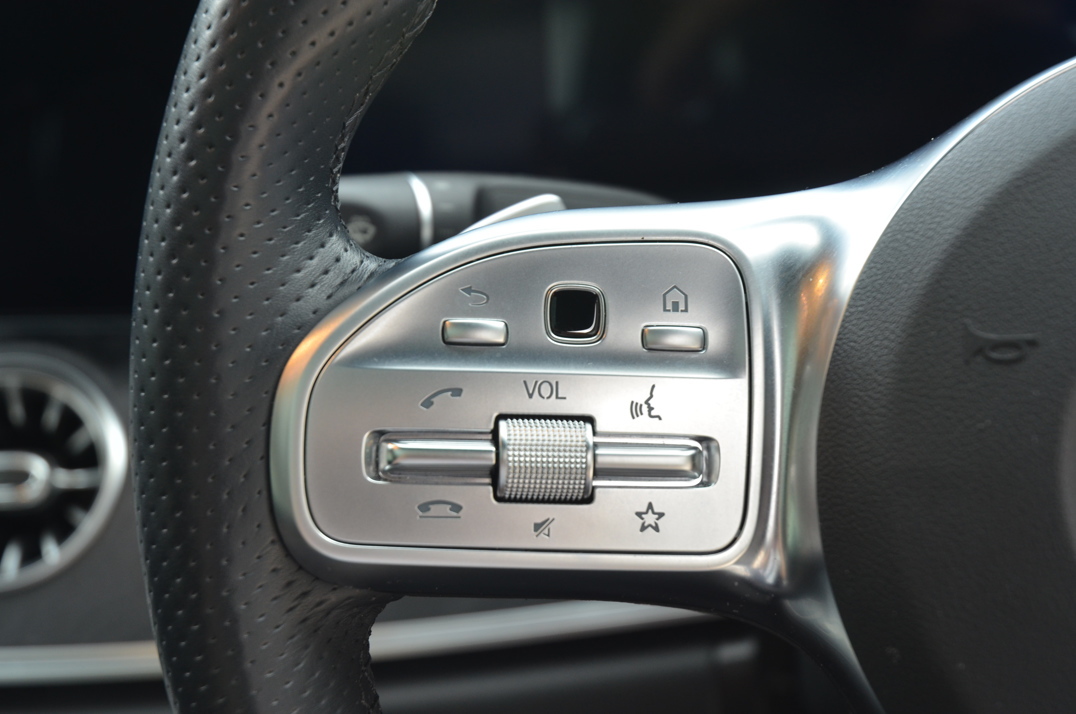 Mercedes Benz E400D AMG Line Premium plus D-4M Coupe. Px Welcome gallery image 48