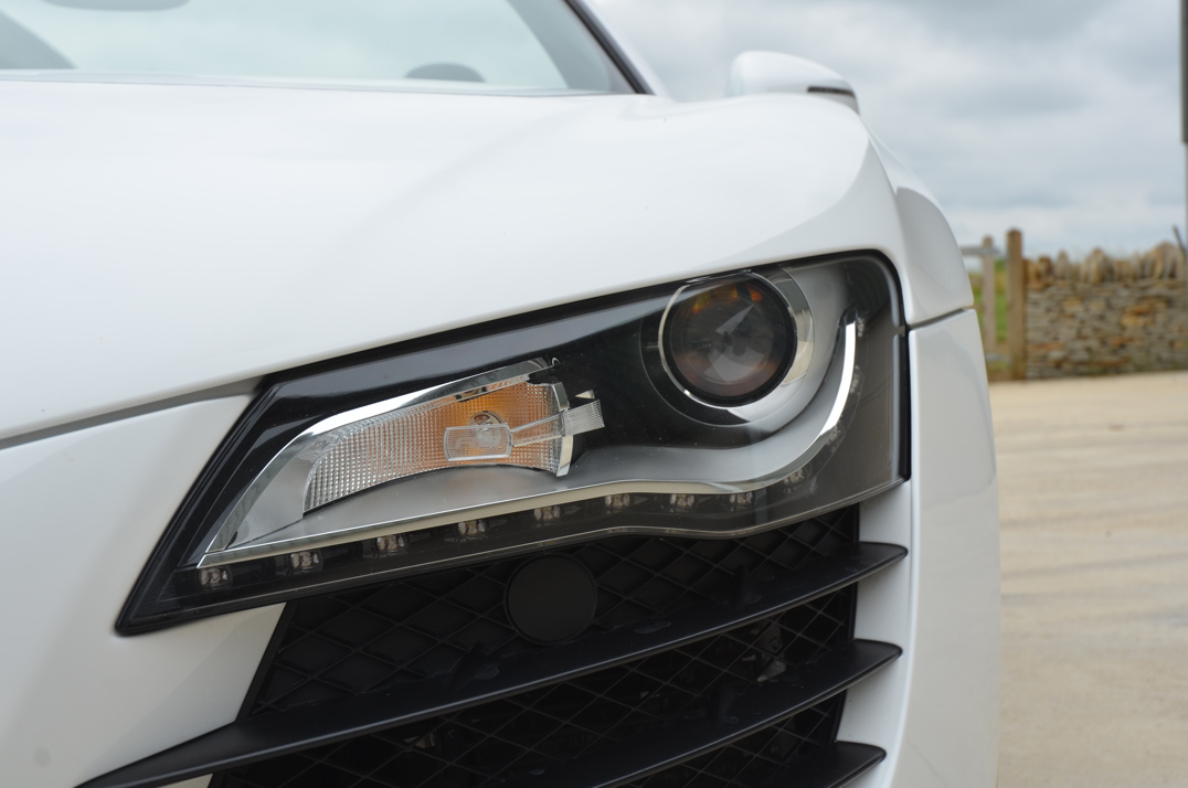 Audi R8 Spyder V8 Manul . gallery image 26