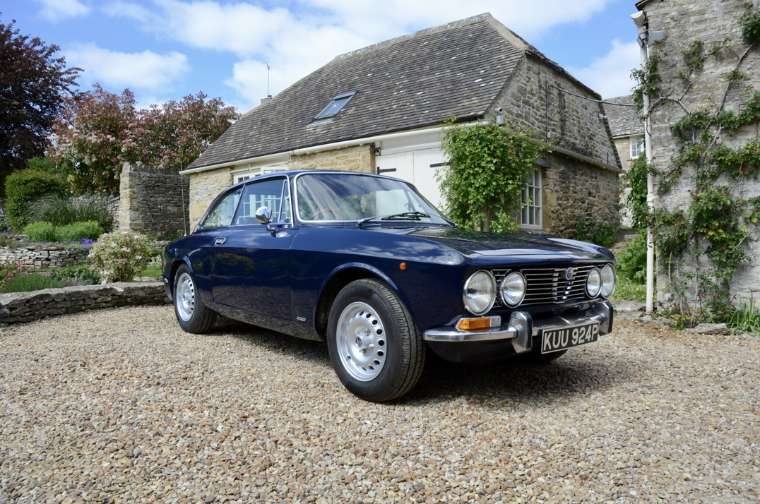 Alfa Romeo 2000 GTV Desegno Bertone gallery image 4