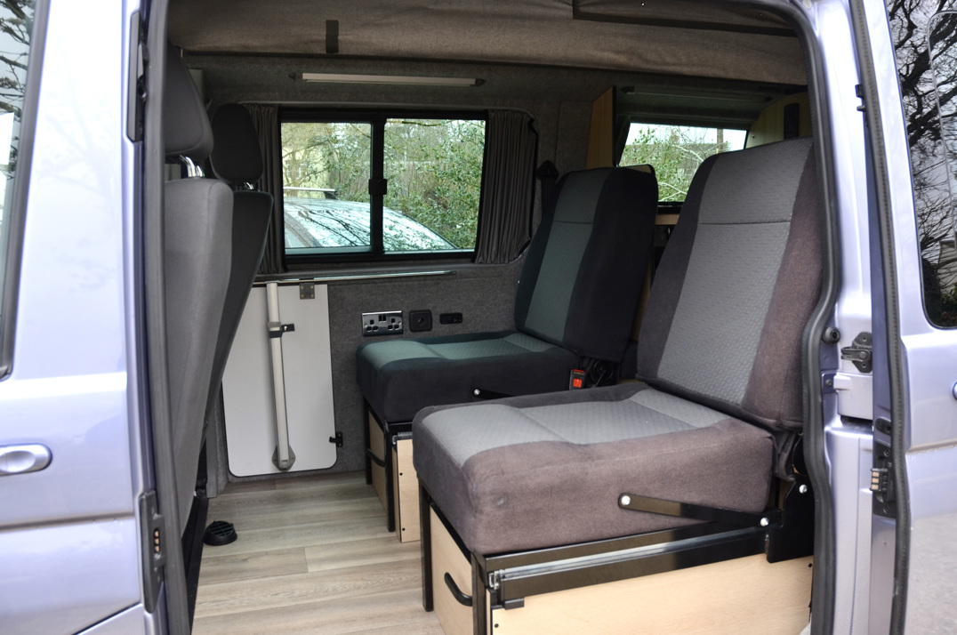 Volkswagen T30 180 4 Motion Danbury Camper. gallery image 29