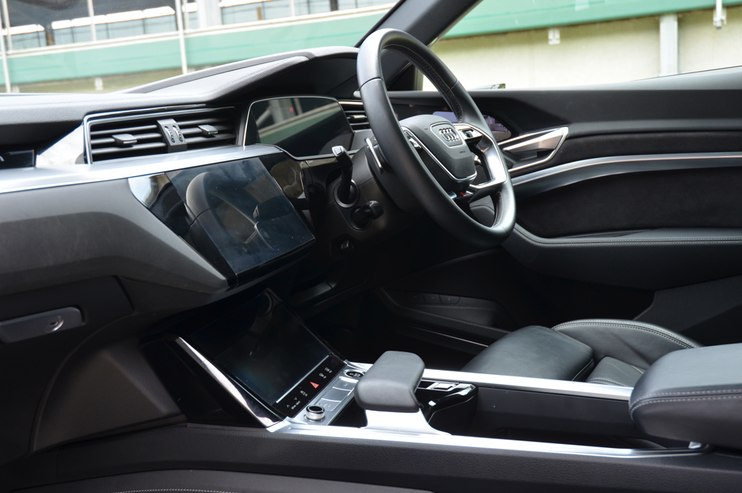 Audi E - Tron Launch Edition 55 Quattro 300Kw. gallery image 29