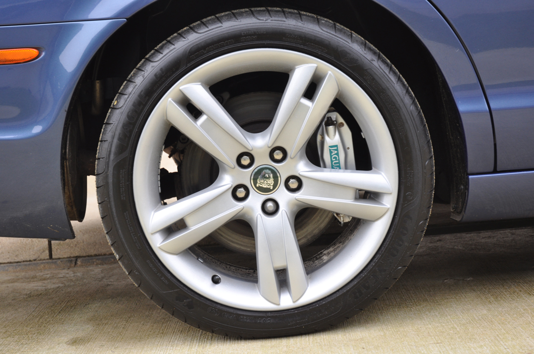 Jaguar S Type R gallery image 18