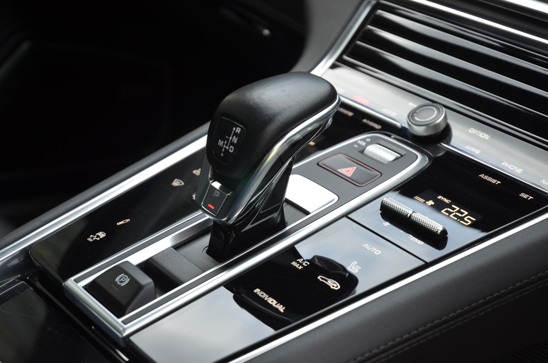 Porsche Panamera 4 V6 Sport Turismo 5dr Petrol Plug-in Hybrid PDK 4WD. gallery image 50