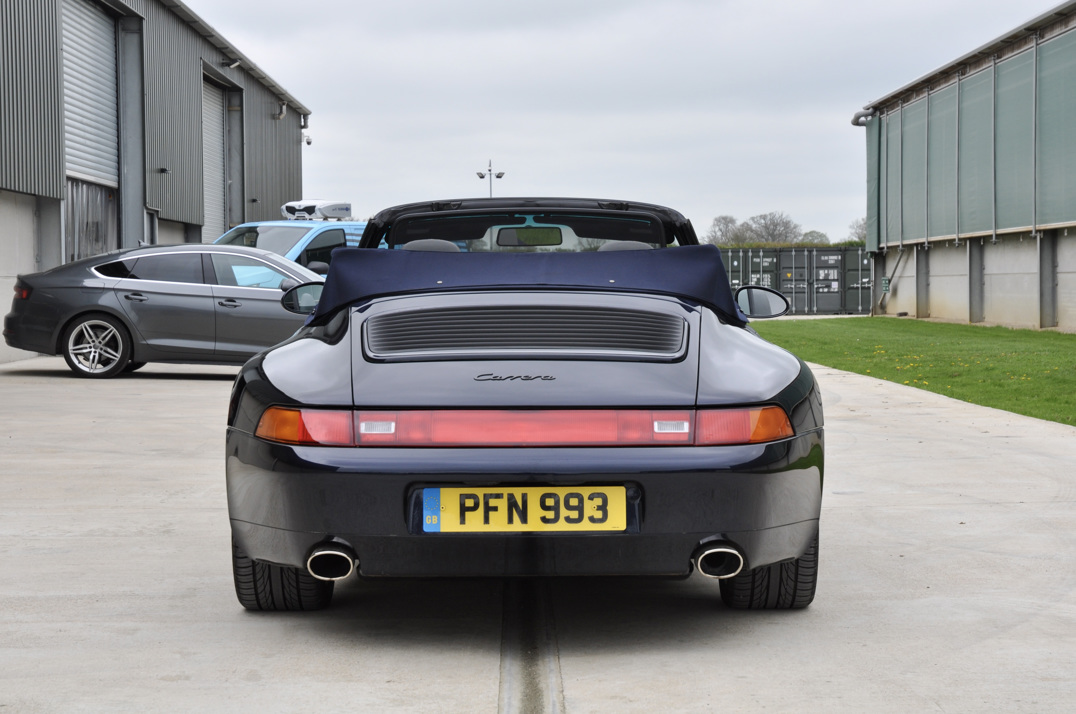 Porsche 911 993 Carrera 3.6 Convertible Manual gallery image 9