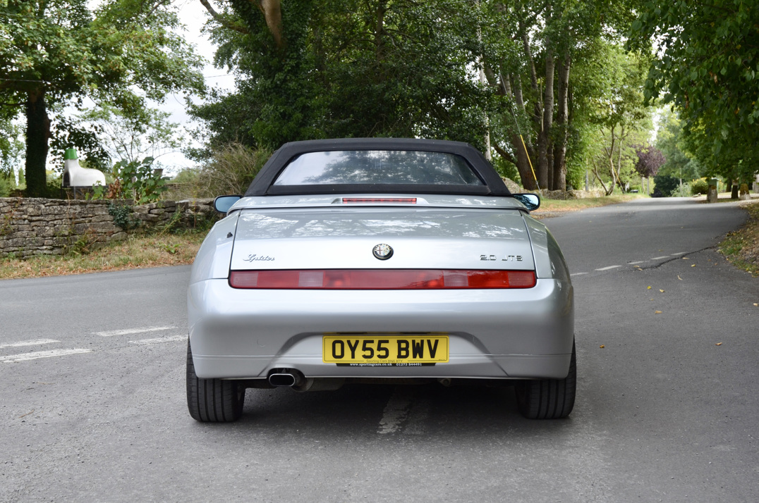 Alfa Romeo Spider 2.0 JTS Lusso Convertible by Pininfarina gallery image 12