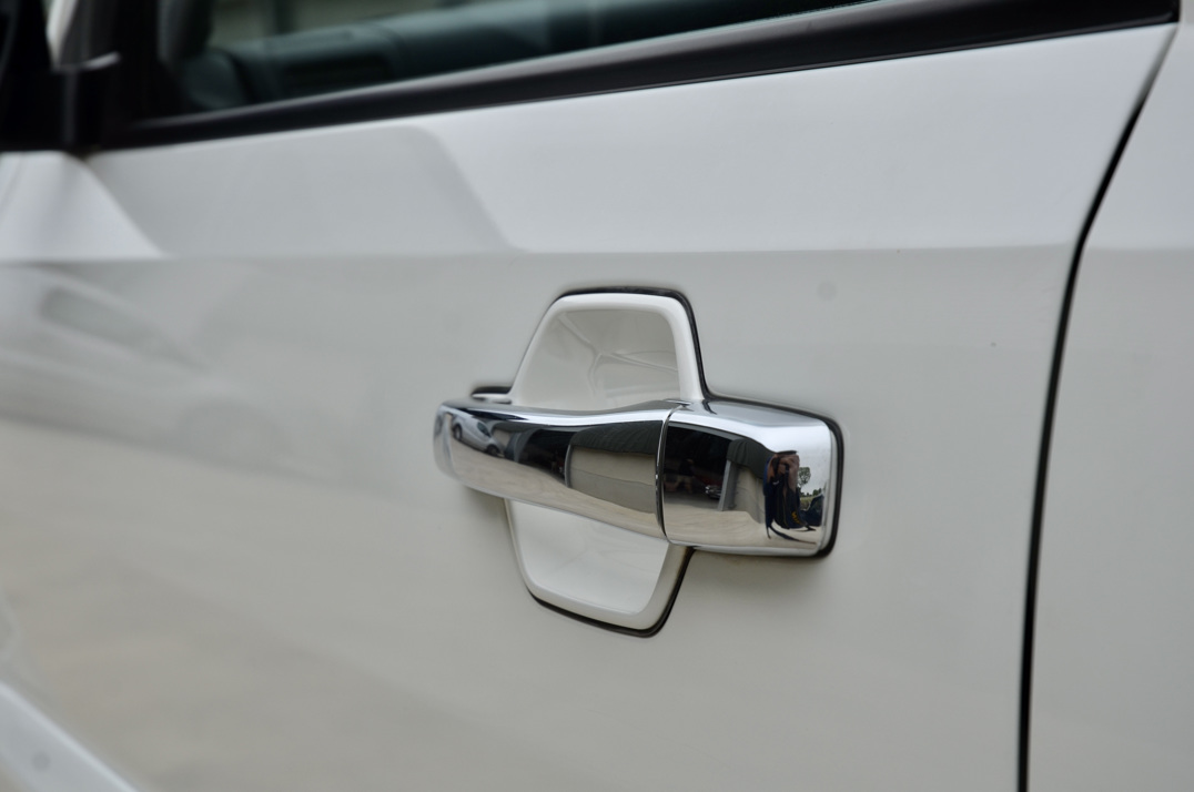 Mitsubishi Shogun 3.2 DI-D Barbarian Auto SWB gallery image 18