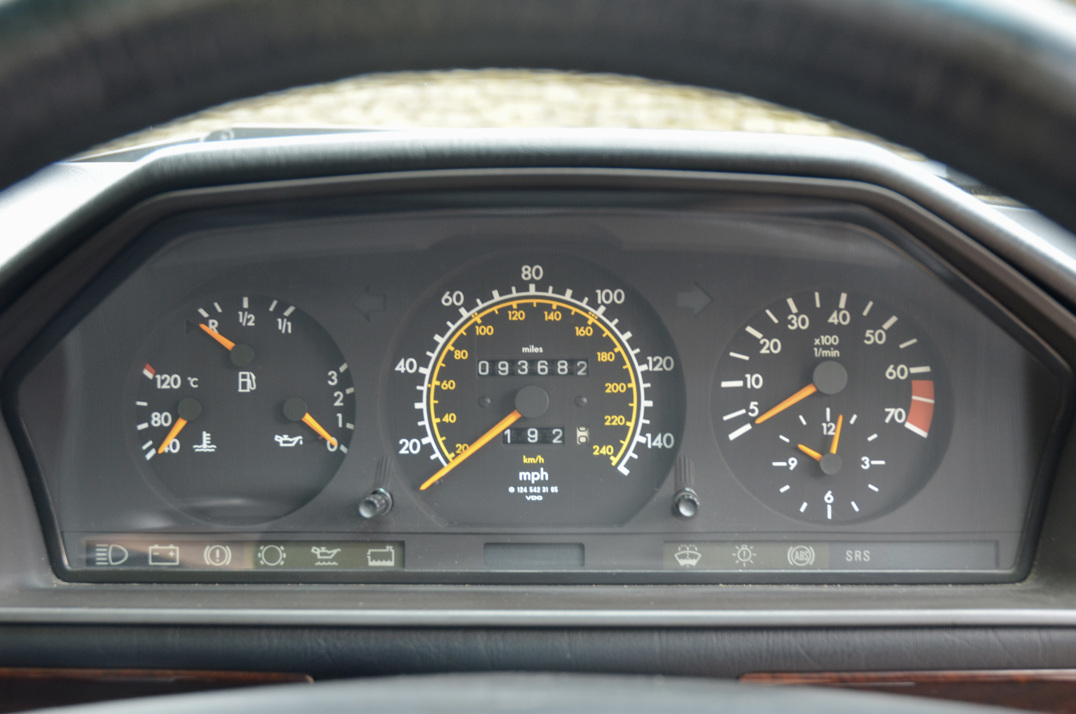 Mercedes E220 Cabriolet Sport Line gallery image 56