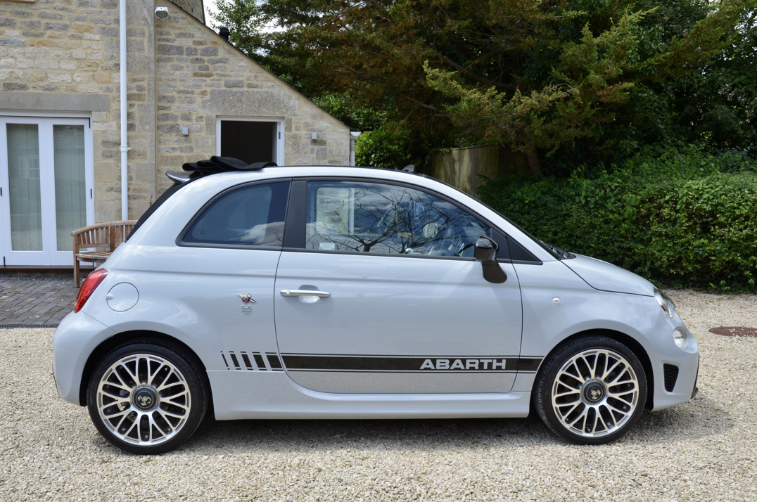 Fiat 500 595 Abarth Convertible gallery image 6