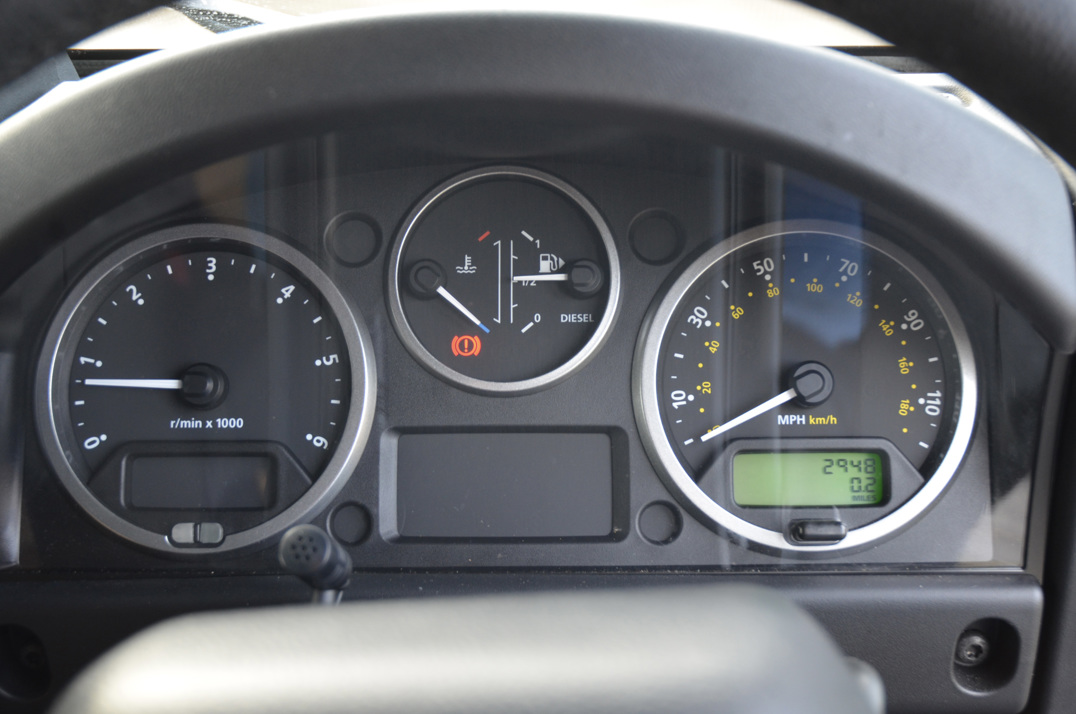 Land Rover Defender 90 XS Station Wagon gallery image 38