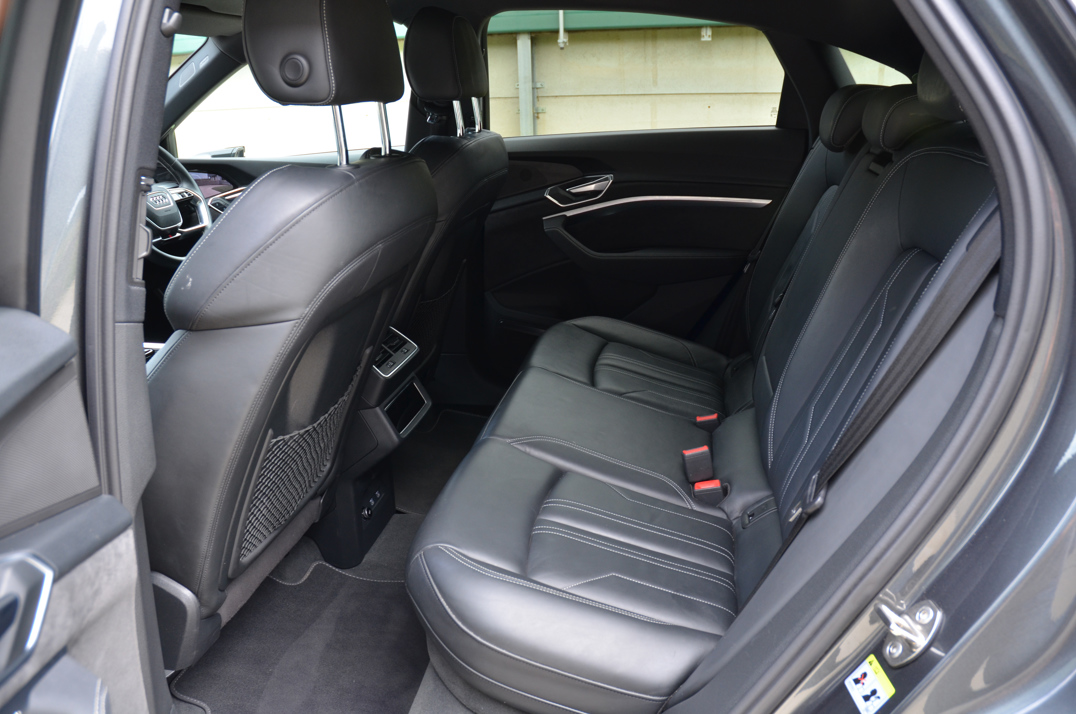 Audi E - Tron Launch Edition 55 Quattro 300Kw. gallery image 33