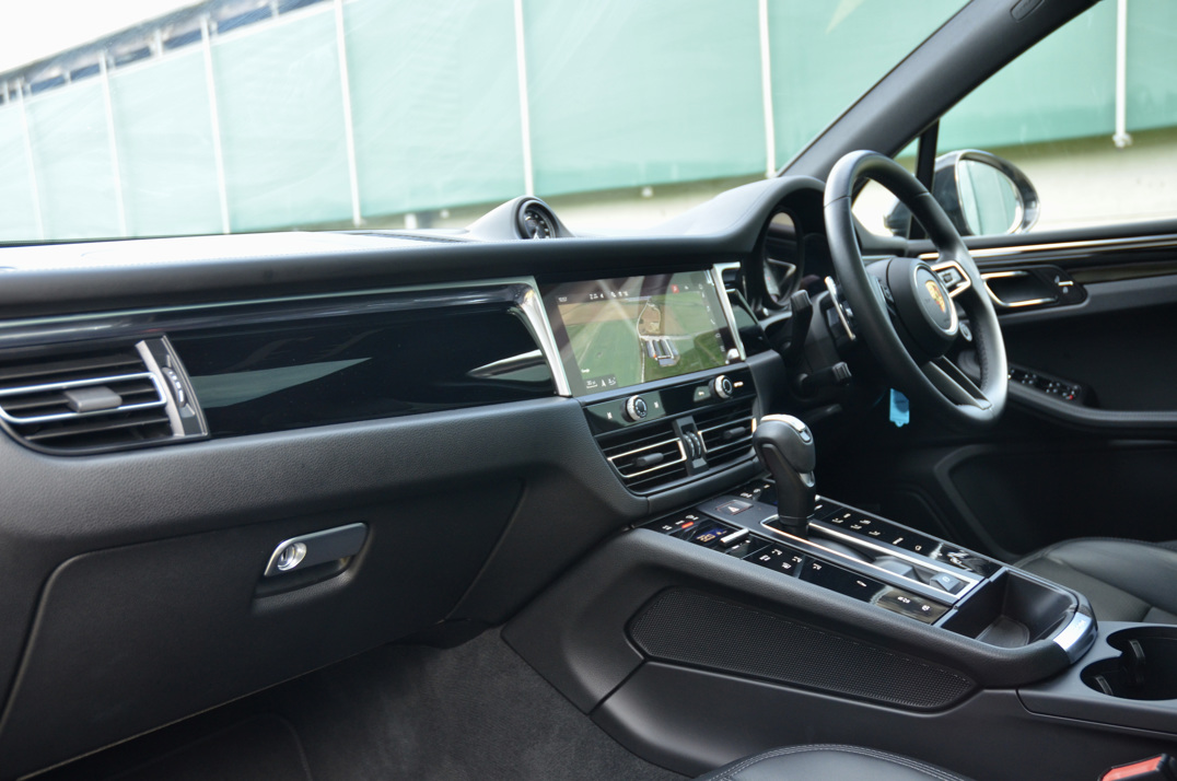 Porsche Macan S 2.9 V6 Turbo gallery image 32