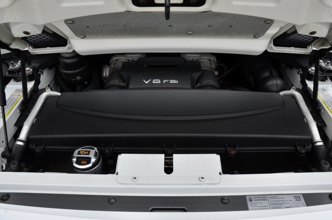 Audi R8 Spyder V8 Manul . gallery image 50