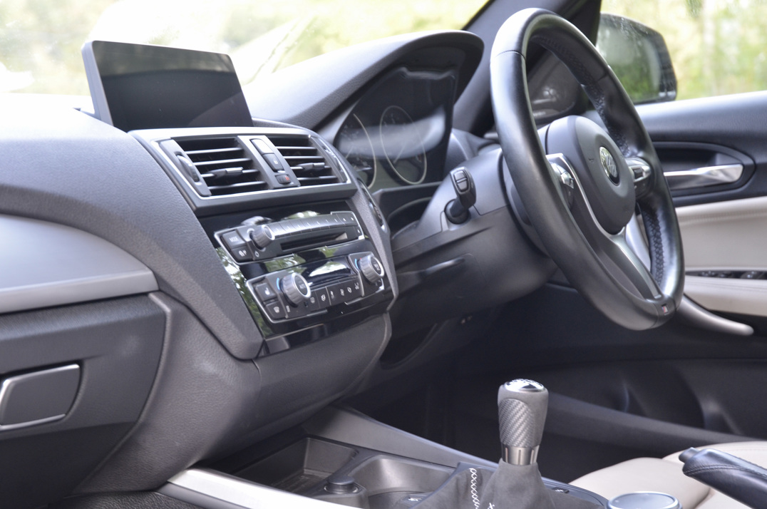 BMW 120D M SPORT gallery image 24