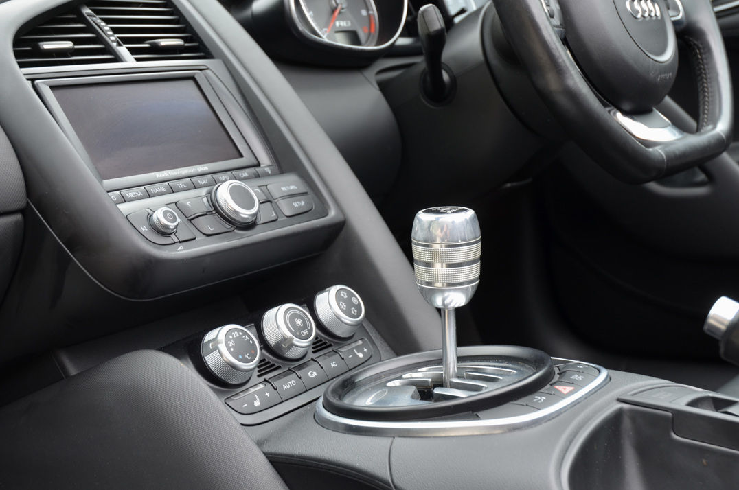 Audi R8 Spyder V8 Manul . gallery image 46