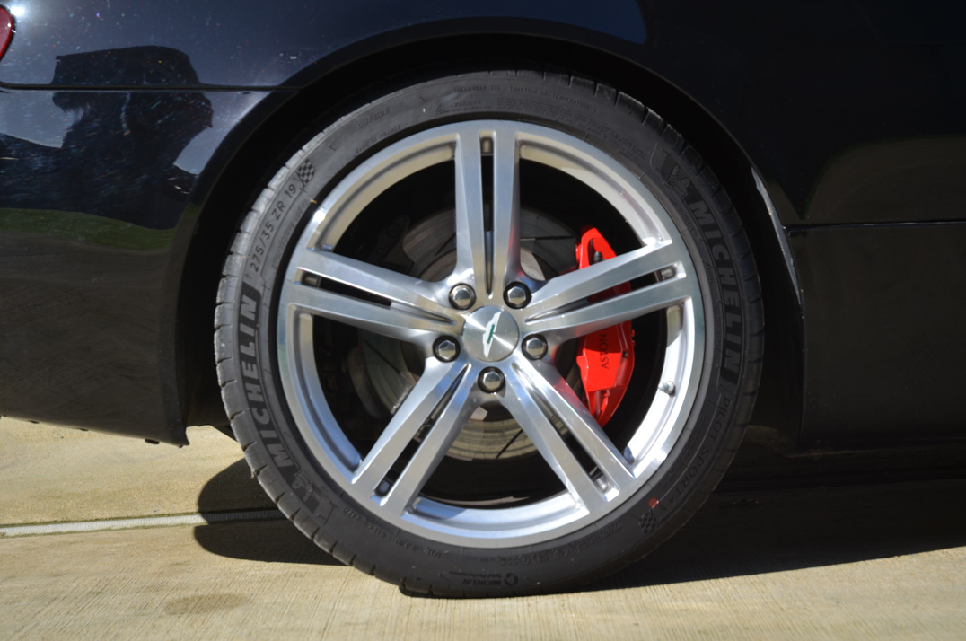 ASTON MARTIN DB-9 5.9 V12 Manual. gallery image 17