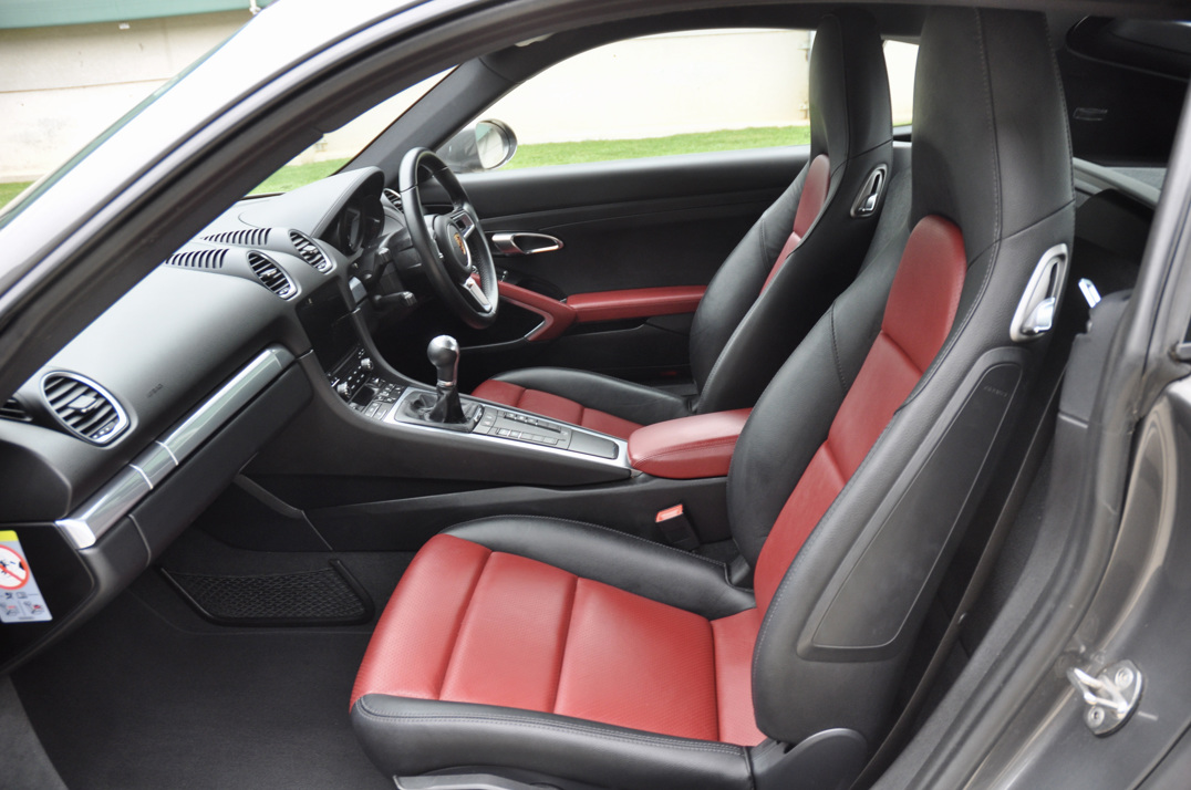 Porsche Cayman T 718/982 gallery image 26