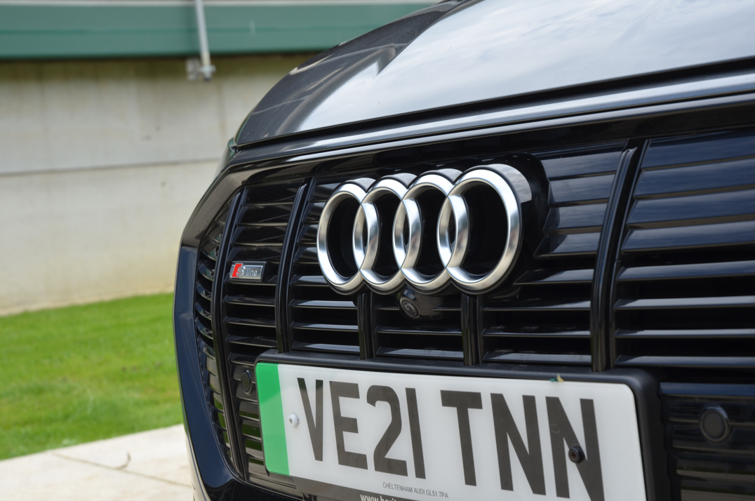 Audi E - Tron Launch Edition 55 Quattro 300Kw. gallery image 16