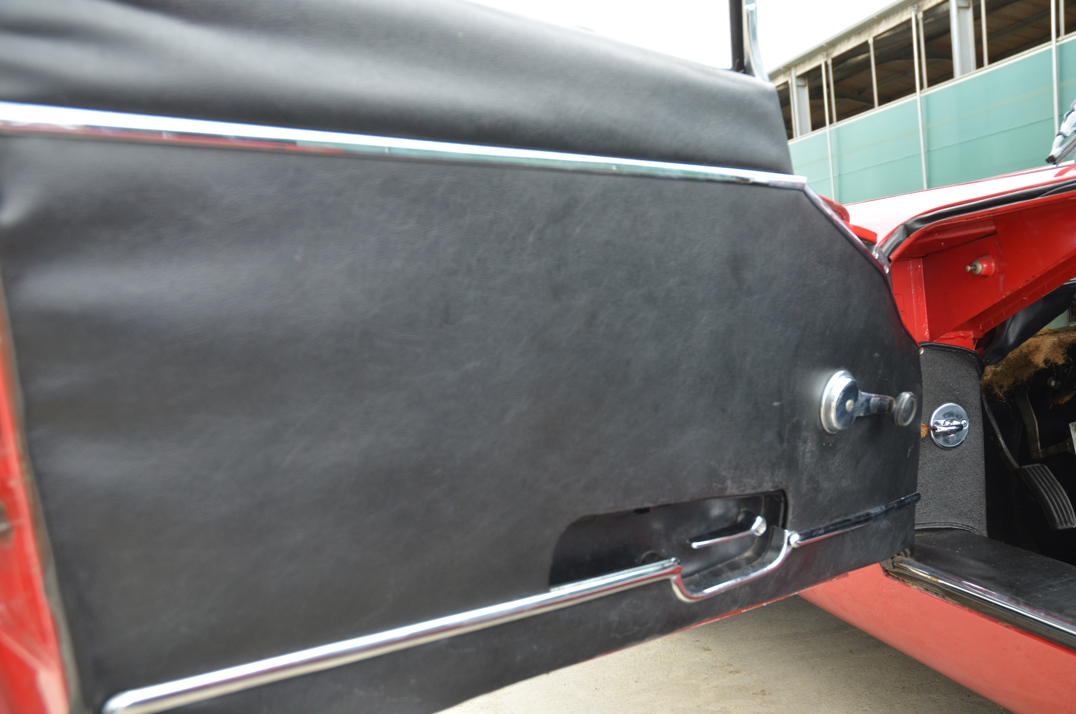 Jaguar E Type 4.2 Roadster Series 1.5 gallery image 37