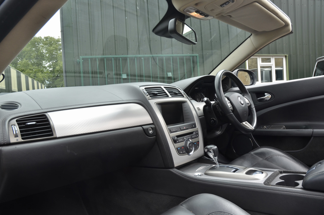 Jaguar XKR 4.2 Auto Convertible gallery image 38