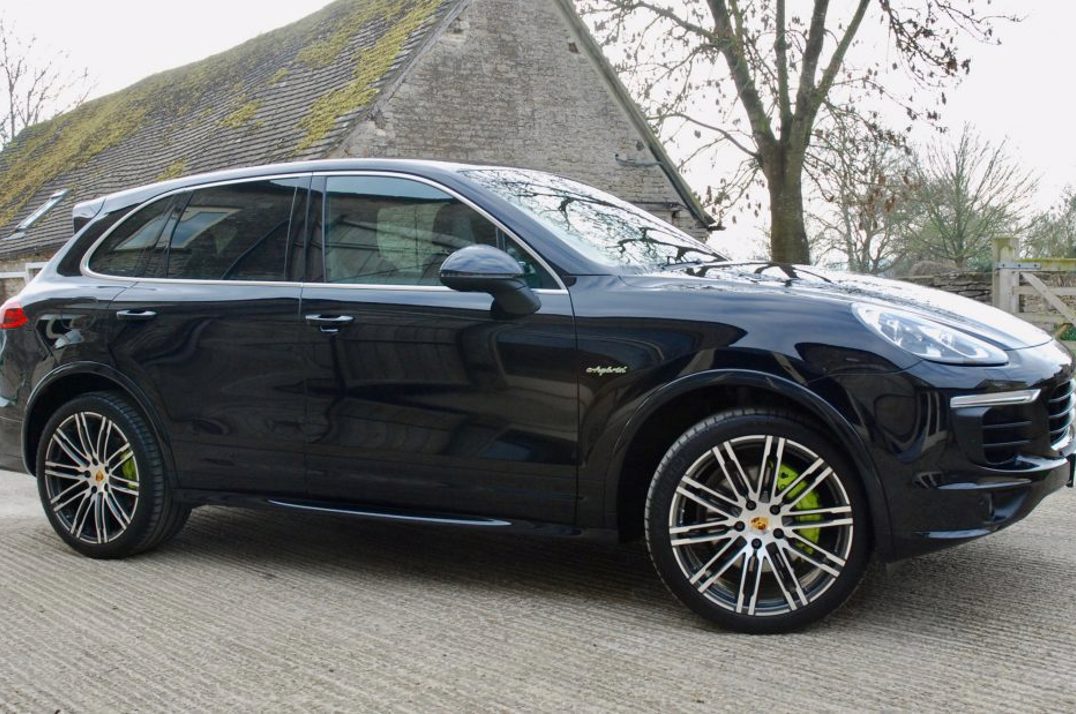 Porsche Cayenne S Hybrid Tiptronic gallery image 1