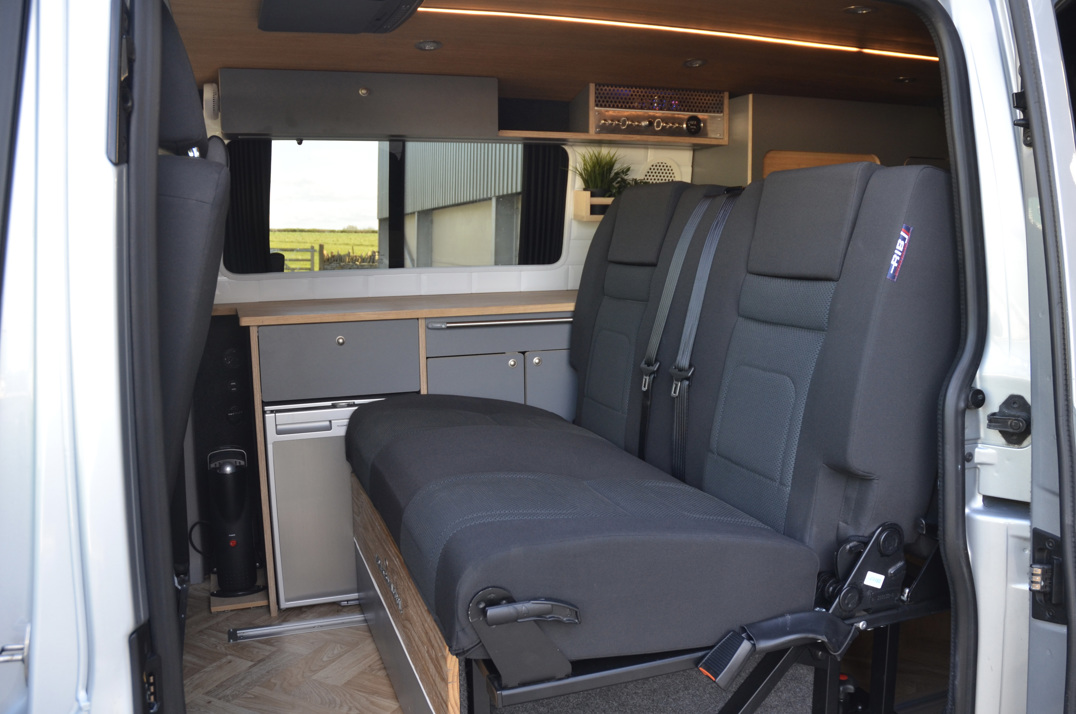 Volkswagen Transporter Camper TDI Bluemotion gallery image 27