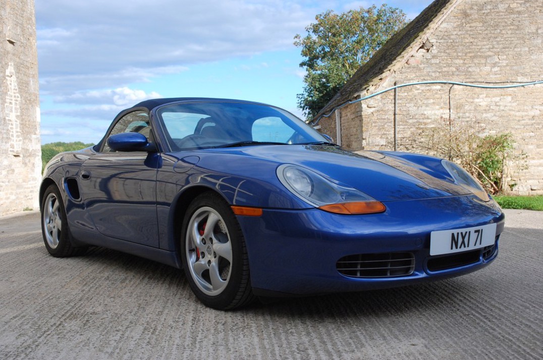 Porsche Boxster 3.2 S gallery image 1