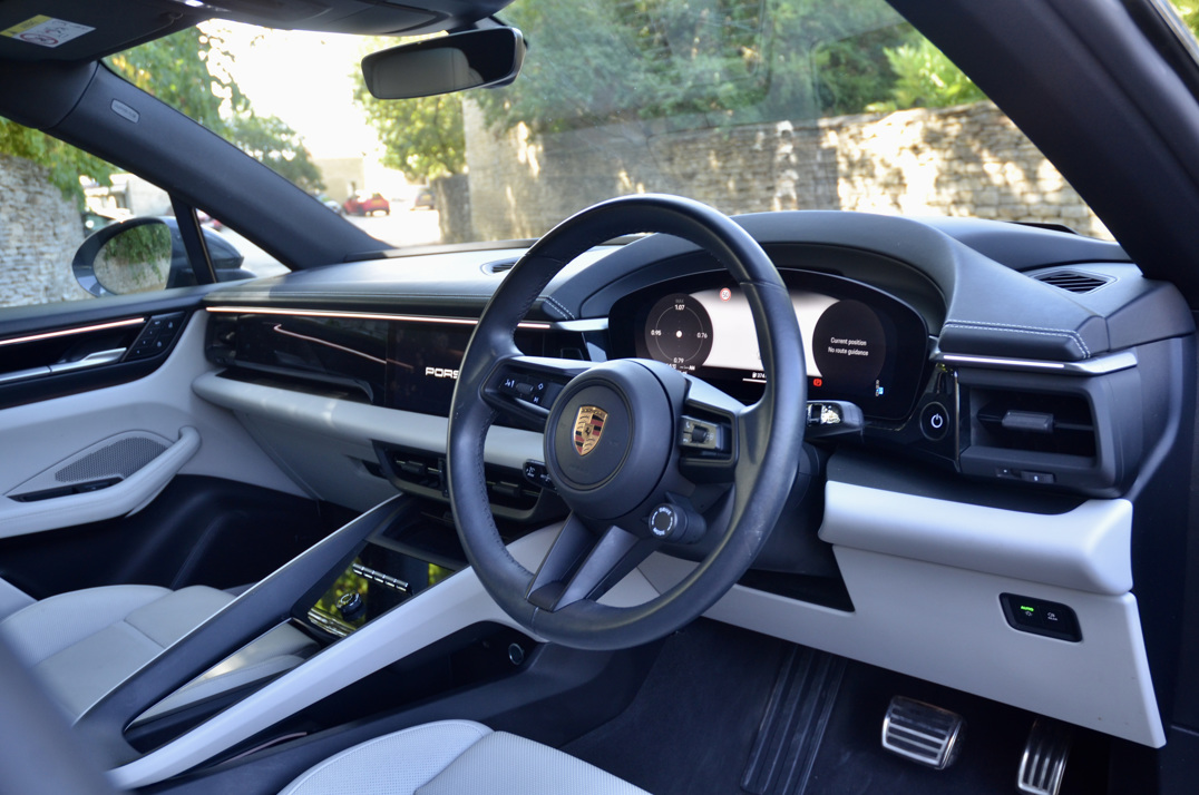 Porsche Macan 4s Electric gallery image 24
