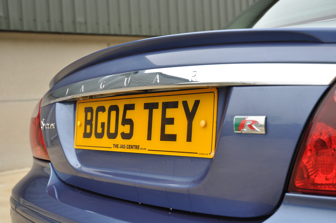 Jaguar S Type R gallery image 17