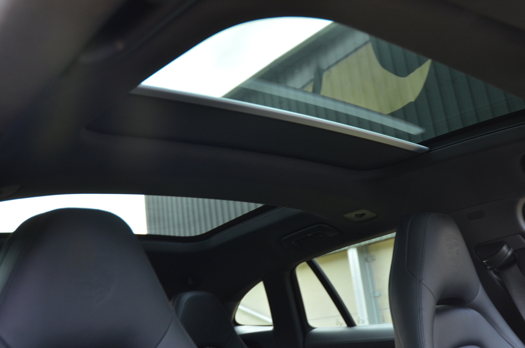 Porsche Panamera 4 V6 Sport Turismo 5dr Petrol Plug-in Hybrid PDK 4WD. gallery image 56