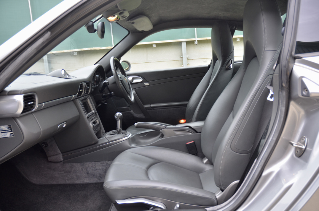 Porsche 911 Carrera S Manual gallery image 31