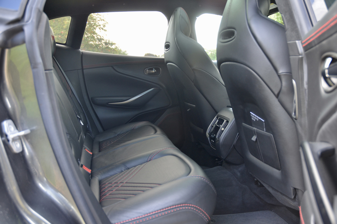 Aston Martin DBX 4.0 V8. gallery image 38