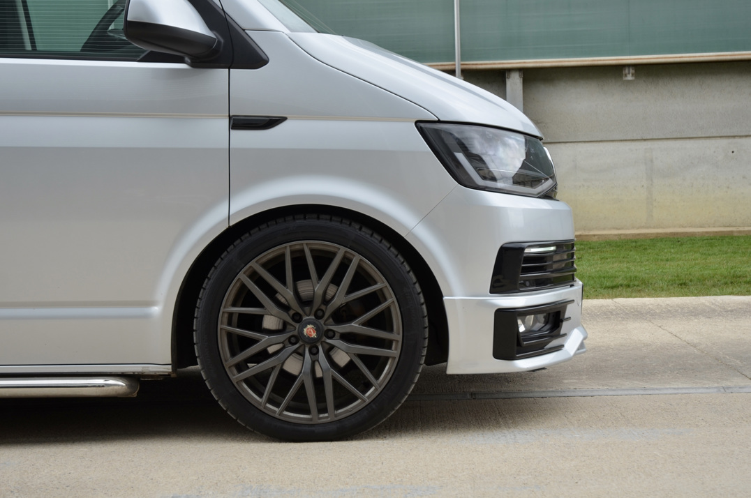 Volkswagen T-6 Transporter 2.0Ltr Caravelle SE TSI BMT Sport Line. gallery image 18