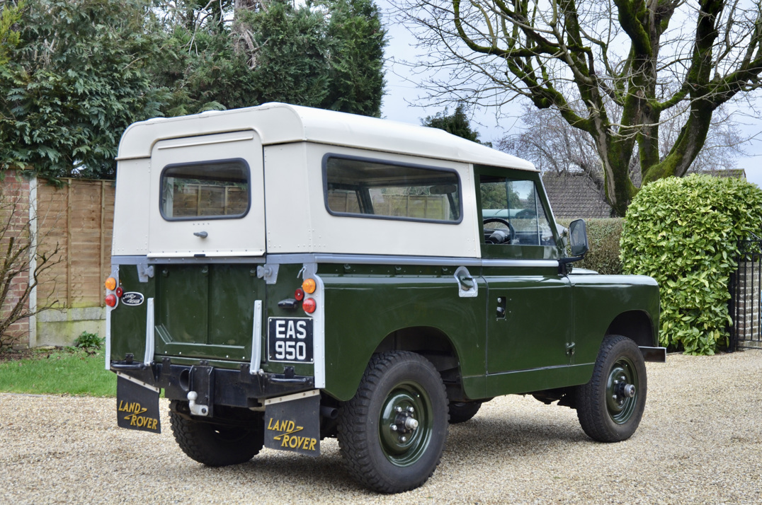 Land Rover Series II gallery image 5