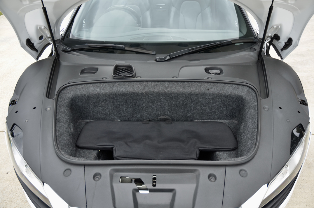 Audi R8 Spyder V8 Manul . gallery image 53